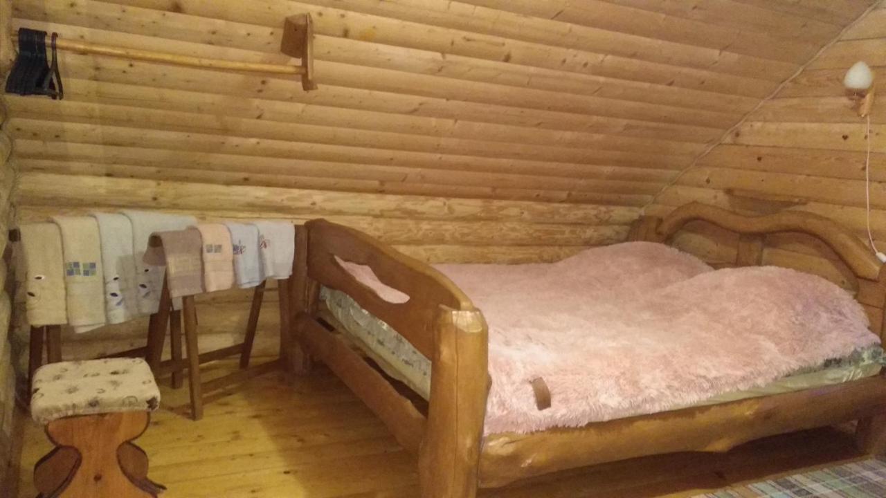 У Медовому Раю Villa Rostoka  Luaran gambar