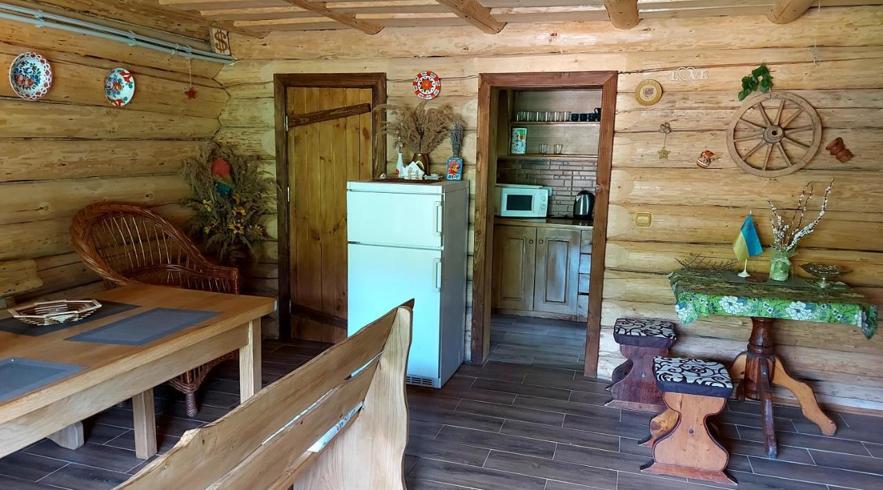 У Медовому Раю Villa Rostoka  Luaran gambar