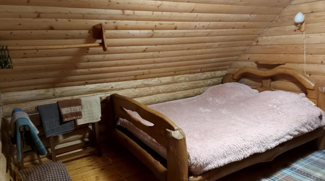 У Медовому Раю Villa Rostoka  Luaran gambar
